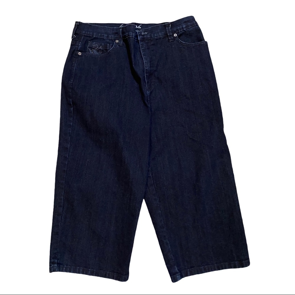 Gloria Vanderbilt embedded Capri